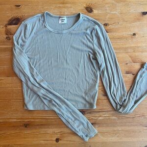Women’s Aritzia Cropped Long Sleeve